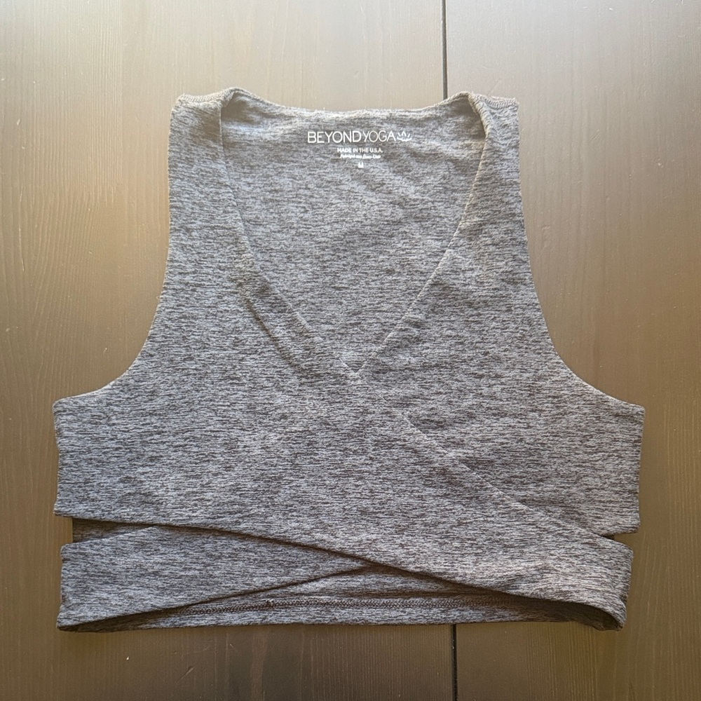 BEYOND YOGA That's a Wrap Cropped Heathered Gray Crop Top Bra Medium - Picture 2 of 4